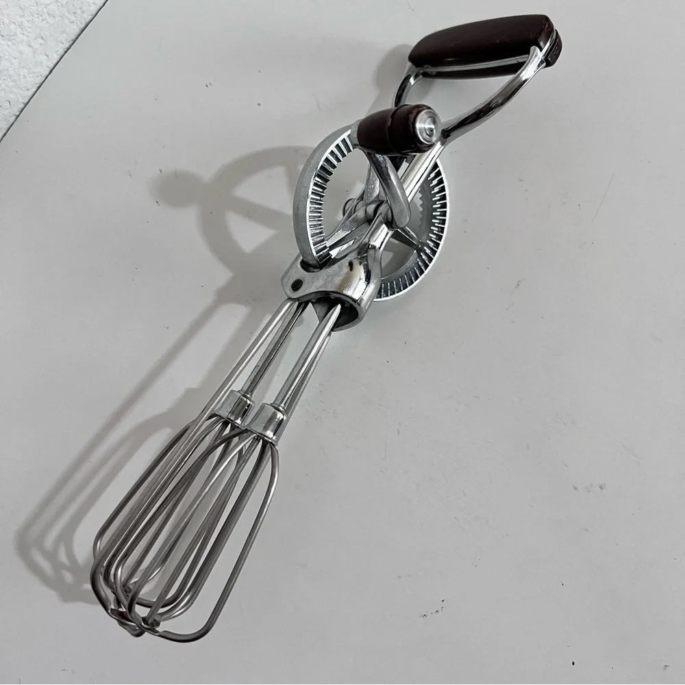 Vintage Classic Stainless Steel Hand Crank Mixer Egg Beater